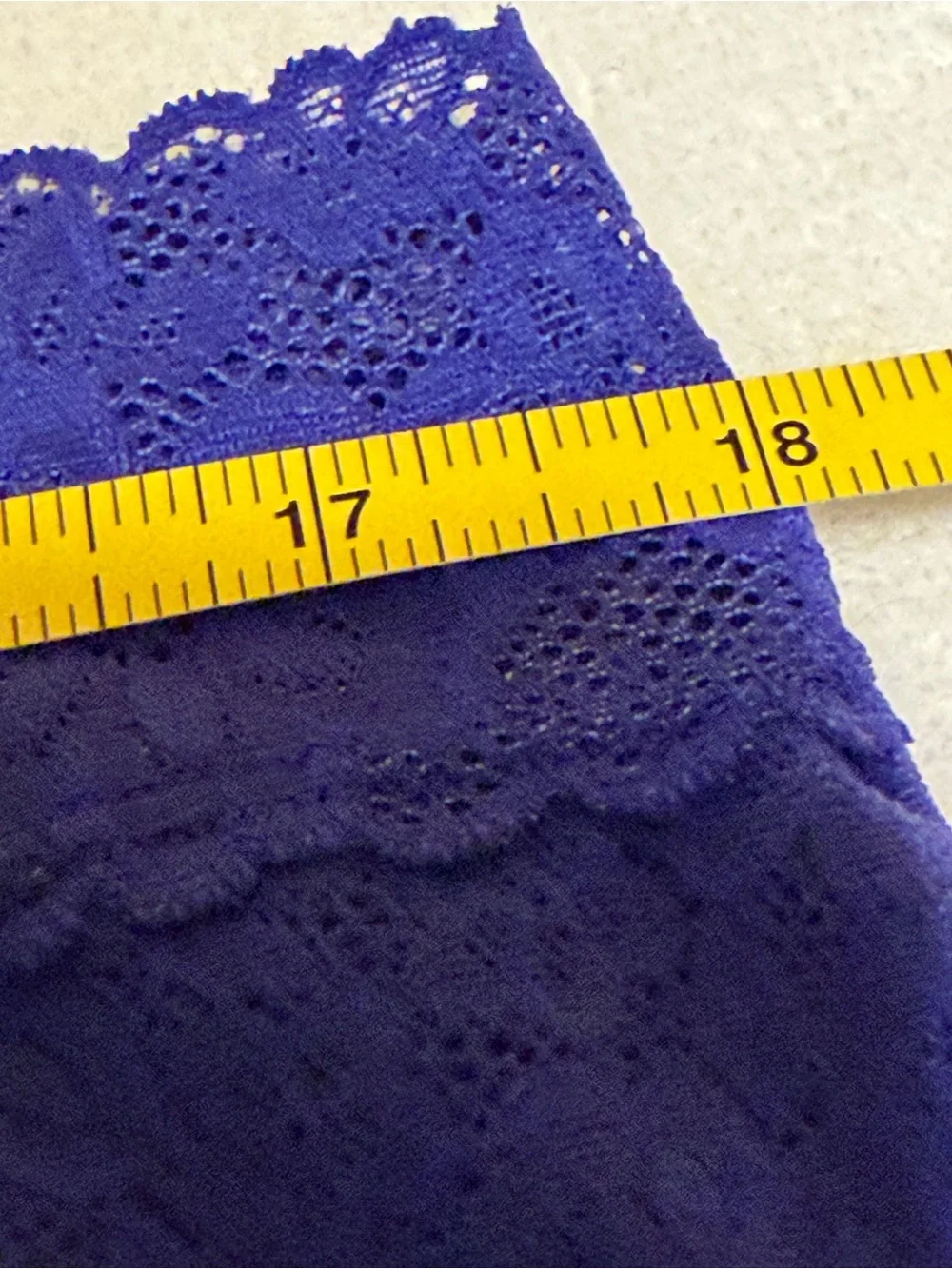 Cacique soft lace